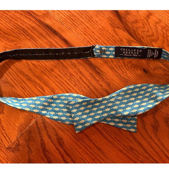 Collared Greens Fish Adjustable Bowtie Blue and Green - Picture 2 of 2